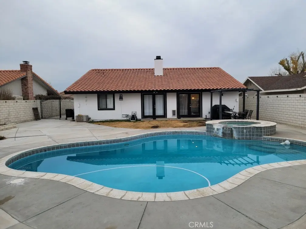 13535 Driftwood, Victorville, CA — listing photo 1