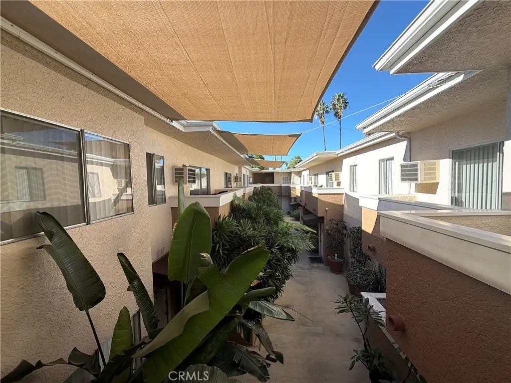 7013 Haskell, Van Nuys, CA — listing photo 1