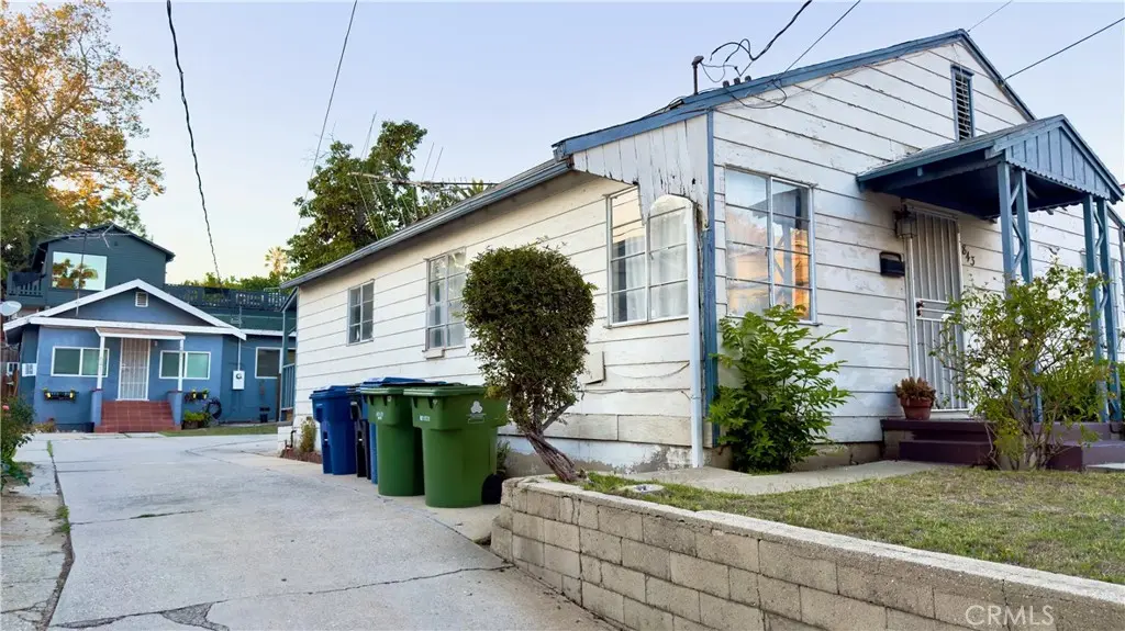 843 Laveta Terrace, Echo Park, CA — listing photo 1