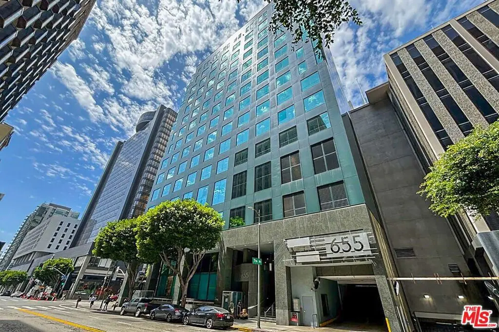 Condominium for sale at 655 S Hope Street 1006, Los Angeles, CA featuring 1 bed and 1 bath