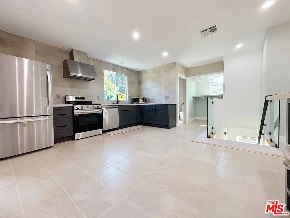 713 Devirian Place, Altadena, CA — listing photo 1