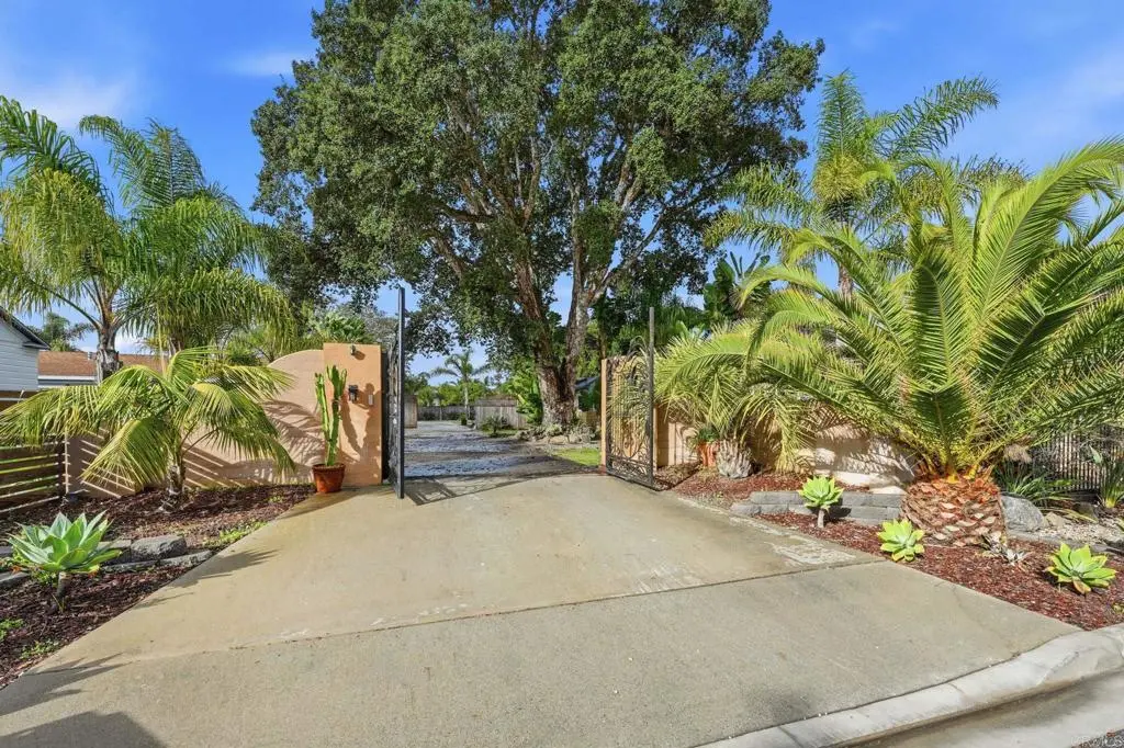 Rooming House for rent at Tuttle Street, Carlsbad, CA featuring 1 bed and 1 bath