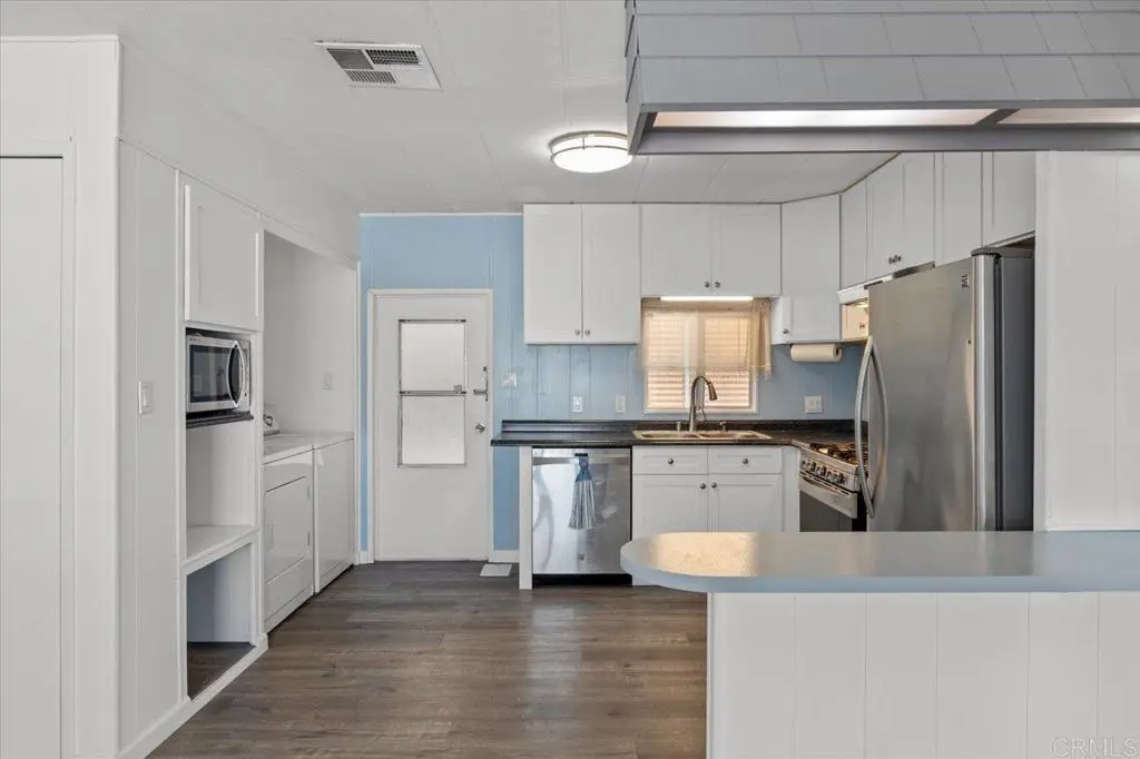 Manufactured In Park for sale at 718 Sycamore Avenue 109, Vista, CA featuring 2 beds and 2 baths