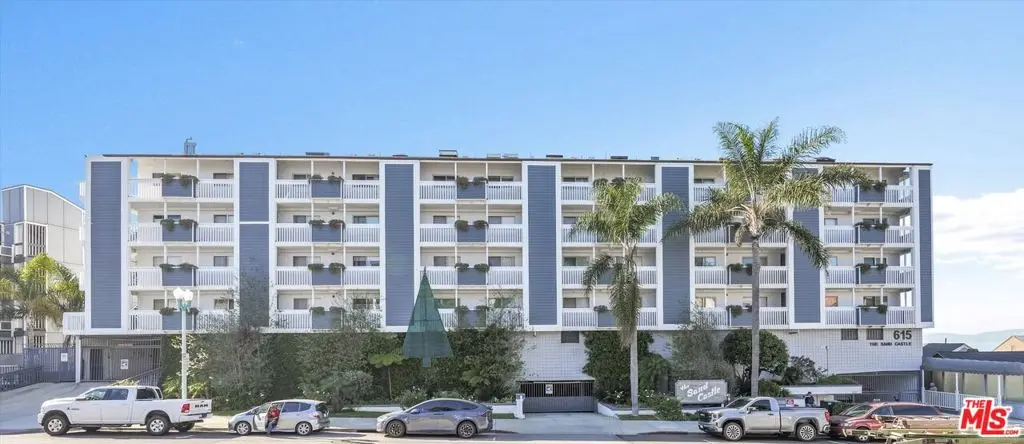 615 Esplanade 512, Redondo Beach, CA — listing photo 1