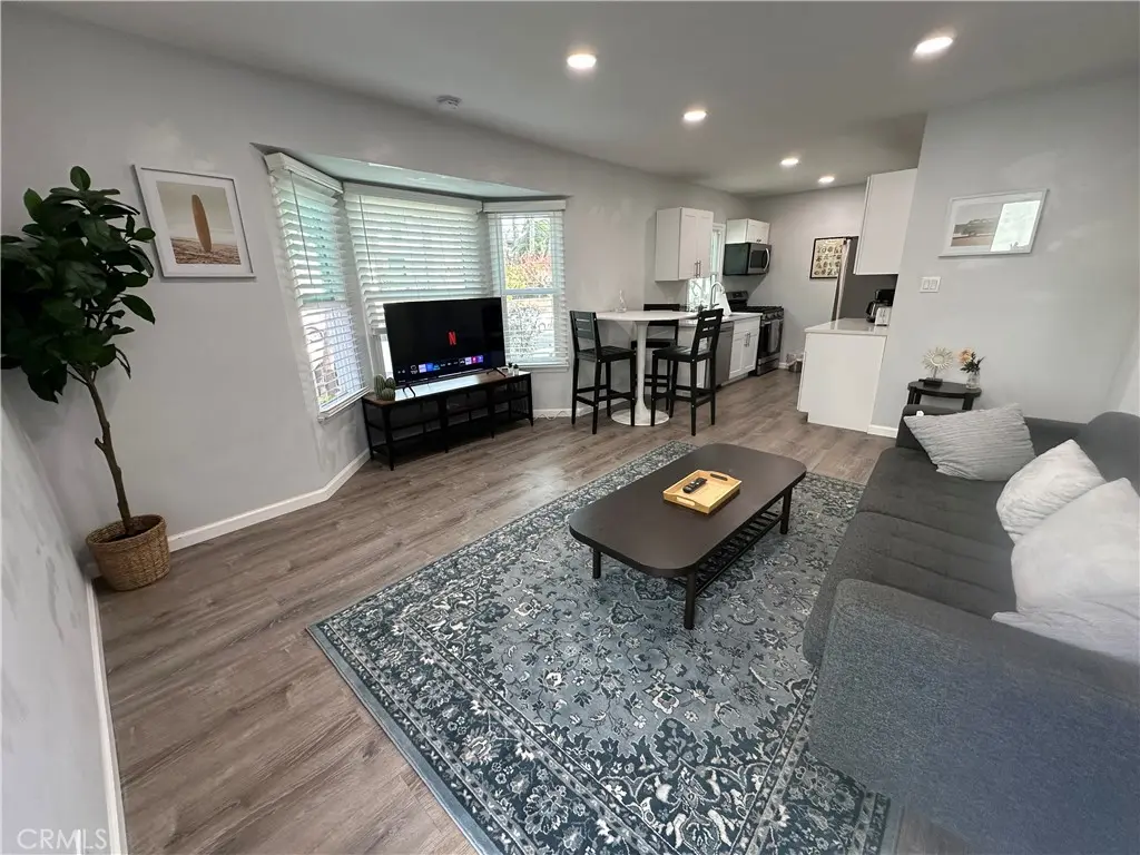 239 3rd Avenue, Venice, CA — listing photo 1