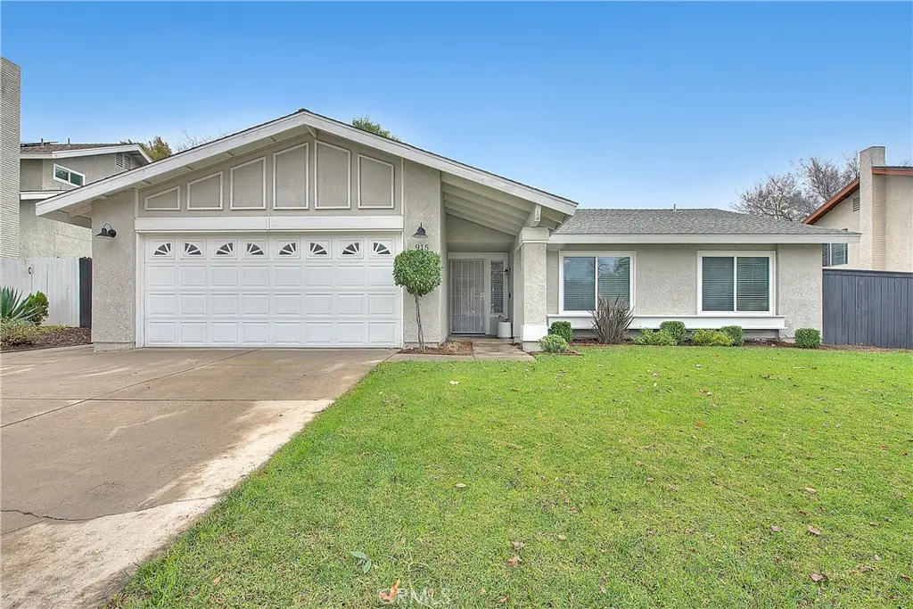 Single Family Residence for sale at 915 Auburndale, Corona, CA featuring 3 beds and 2 baths