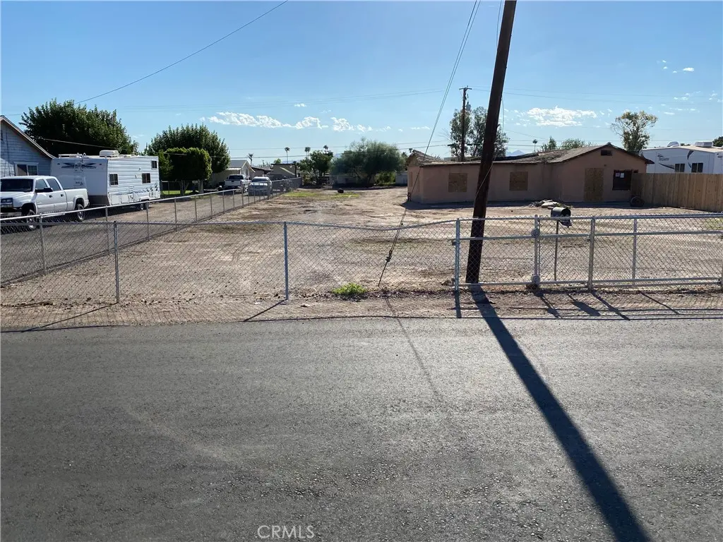 Single Family Residence for sale at 256 N Acacia, Blythe, CA featuring 3 beds and 1 bath