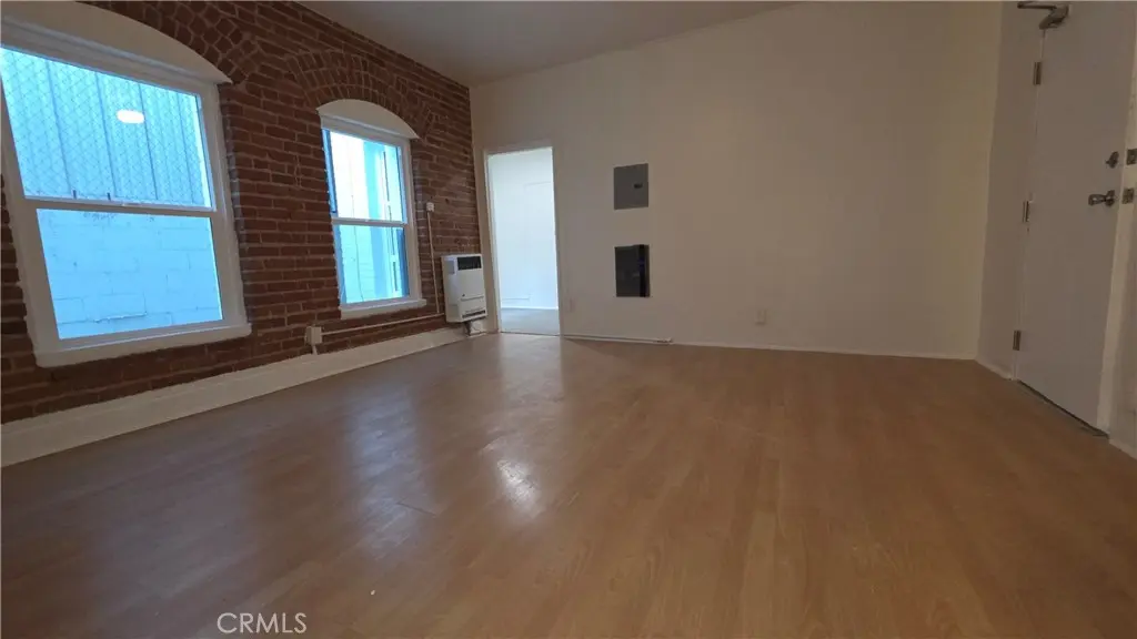 Residential Lease for rent at 3408 W Sunset Boulevard 202, Los Angeles, Los Angeles County, CA and 1 bath