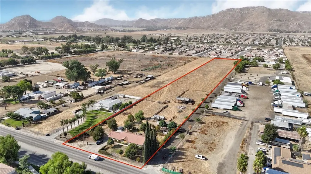Single Family Residence for sale at 492 S Sanderson Avenue, San Jacinto, CA featuring 3 beds and 2 baths