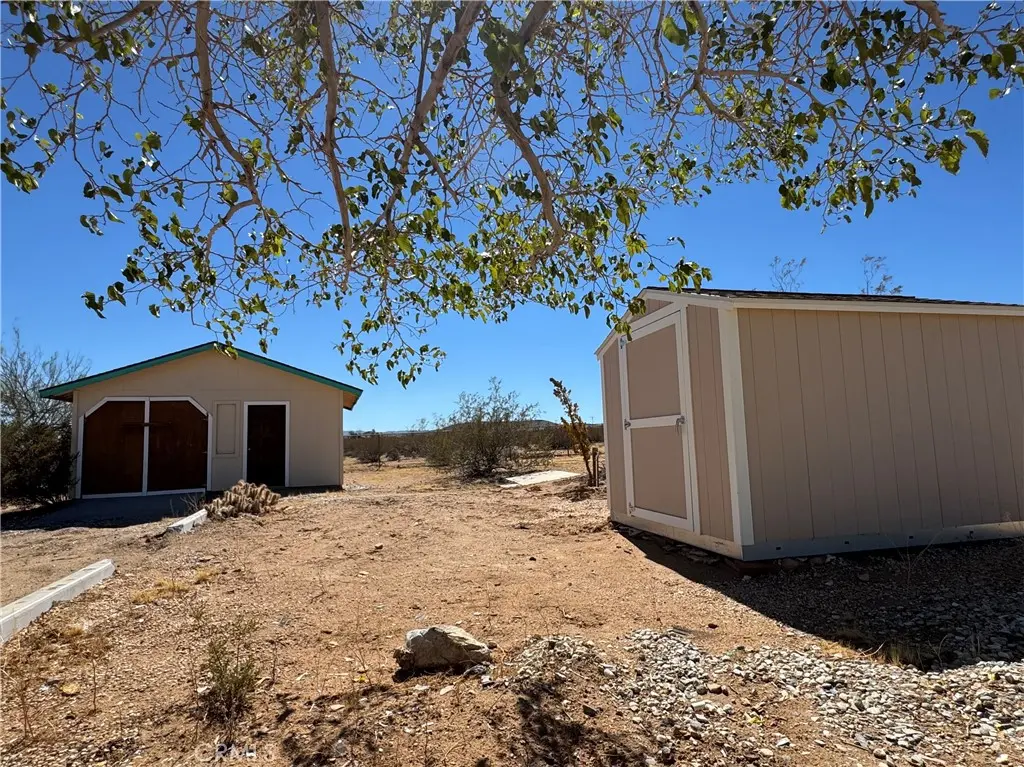 382 Bowman Trail, Landers, CA — listing photo 1