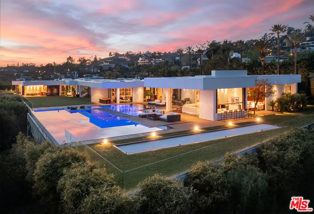 Residential Lease for rent at Lawlen Way, Beverly Hills, Los Angeles County, CA featuring 12 beds and 18 baths