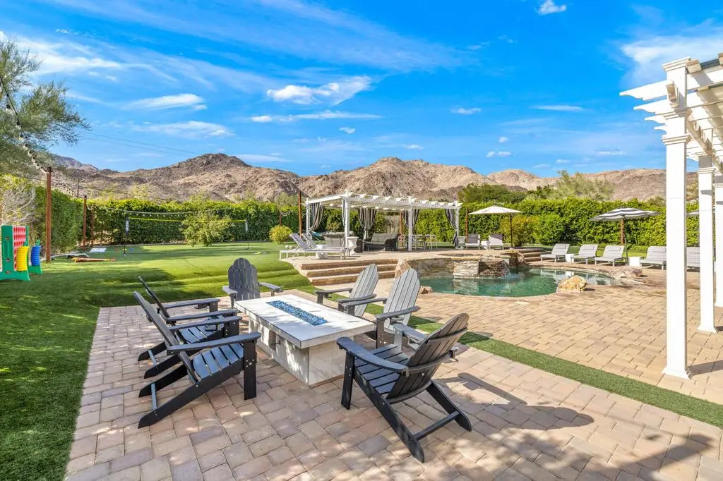 Residential Lease for rent at 71530 Quail Trail, Palm Desert, Riverside County, CA featuring 5 beds and 4 baths