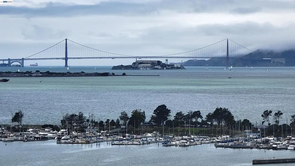 Condominium for sale at 6363 Christie Ave 1915, Emeryville, CA featuring 1 bed and 2 baths