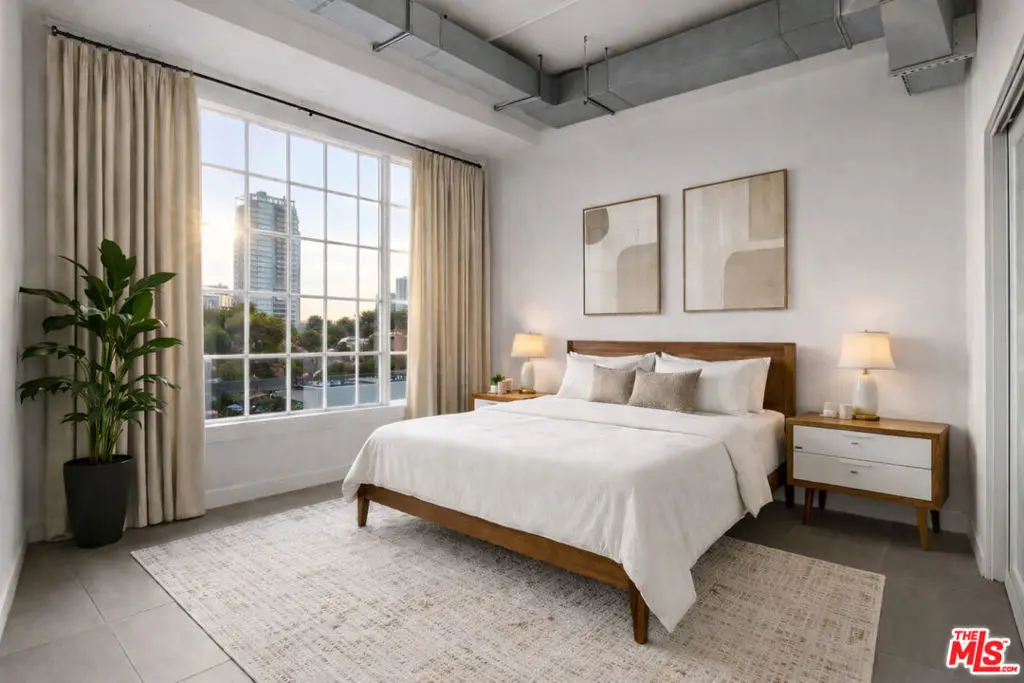 Condominium for sale at 939 S Broadway 308, Los Angeles, CA featuring 2 beds and 1 bath