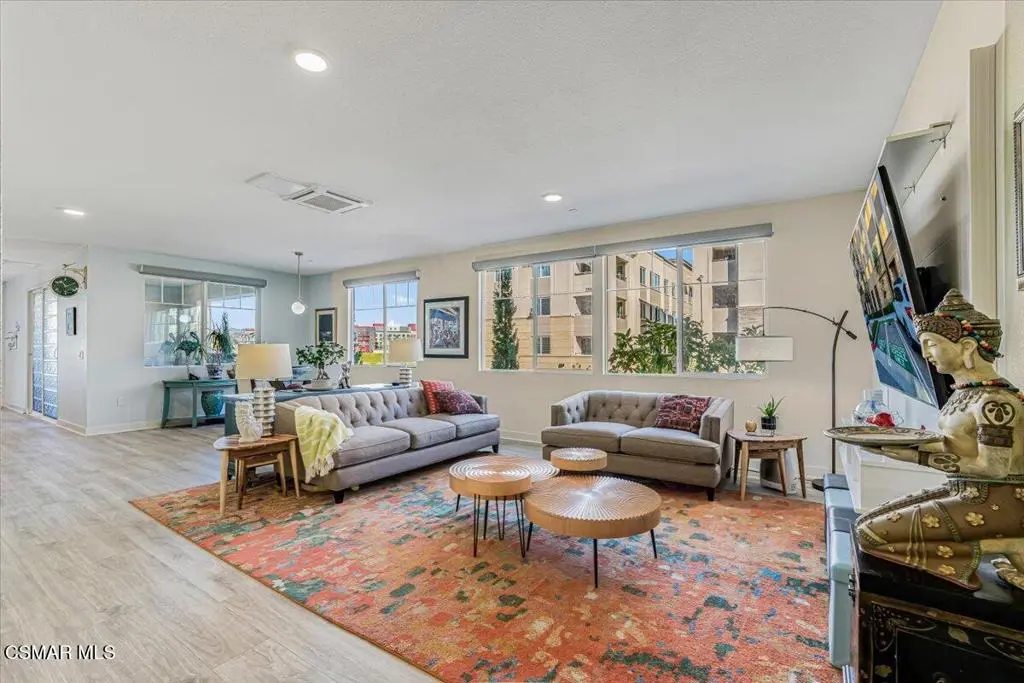 Condominium for sale at 2870 Wagon Wheel Road 203, Oxnard, CA featuring 3 beds and 3 baths