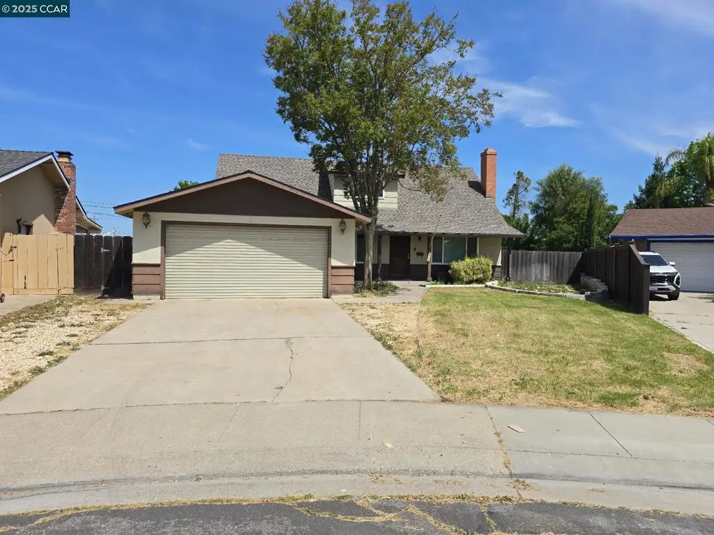 Single Family Residence for sale at 1015 Tenaya Ct, Manteca, CA featuring 4 beds and 3 baths