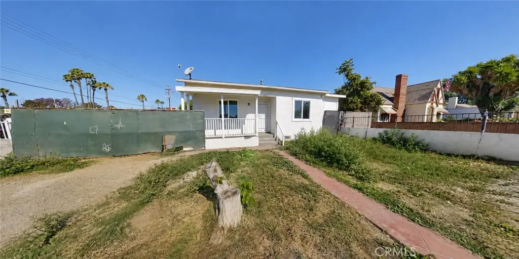 Single Family Residence for sale at 3747 Mintern, Jurupa Valley, CA featuring 6 beds and 5 baths