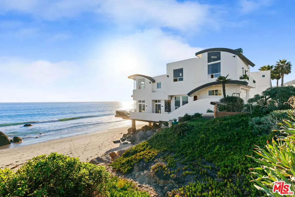 Residential Lease for rent at 31626 Sea Level Drive, Malibu, Los Angeles County, CA featuring 4 beds and 5 baths