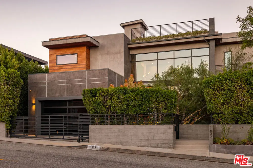 Single Family Residence for sale at 1632 Stradella Road, Los Angeles, CA featuring 6 beds and 7 baths