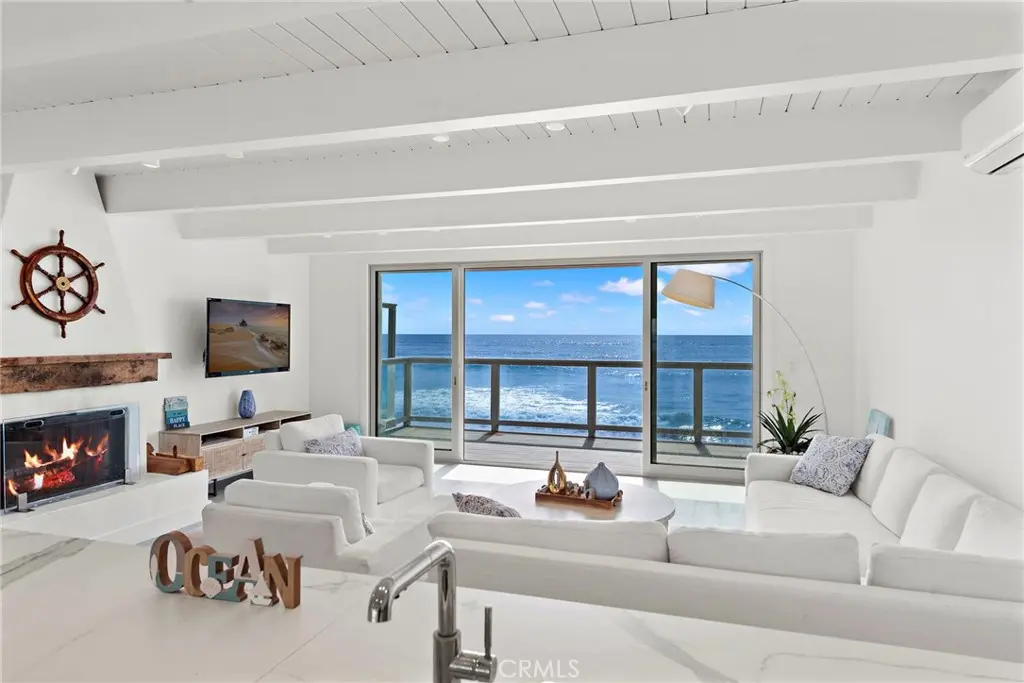 Residential Lease for rent at 11770 Pacific Coast N, Malibu, Los Angeles County, CA featuring 3 beds and 4 baths