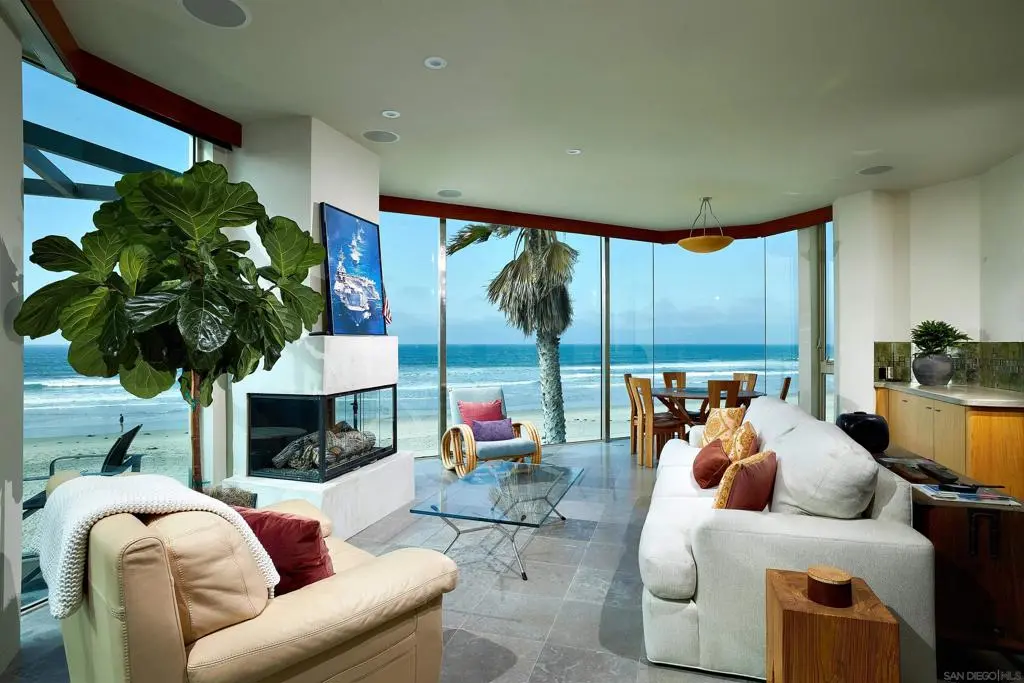 Single Family Residence for rent at 3377 Ocean Front Walk, San Diego, CA featuring 2 beds and 3 baths