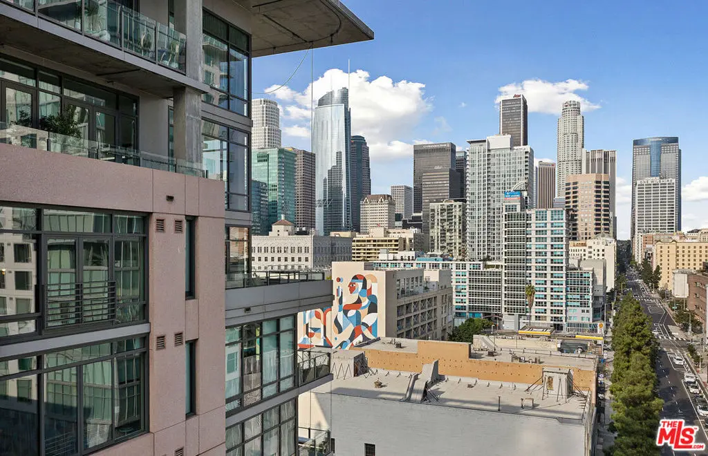 Residential Lease for rent at 1111 S Grand Avenue 1111, Los Angeles, Los Angeles County, CA featuring 1 bed and 1 bath