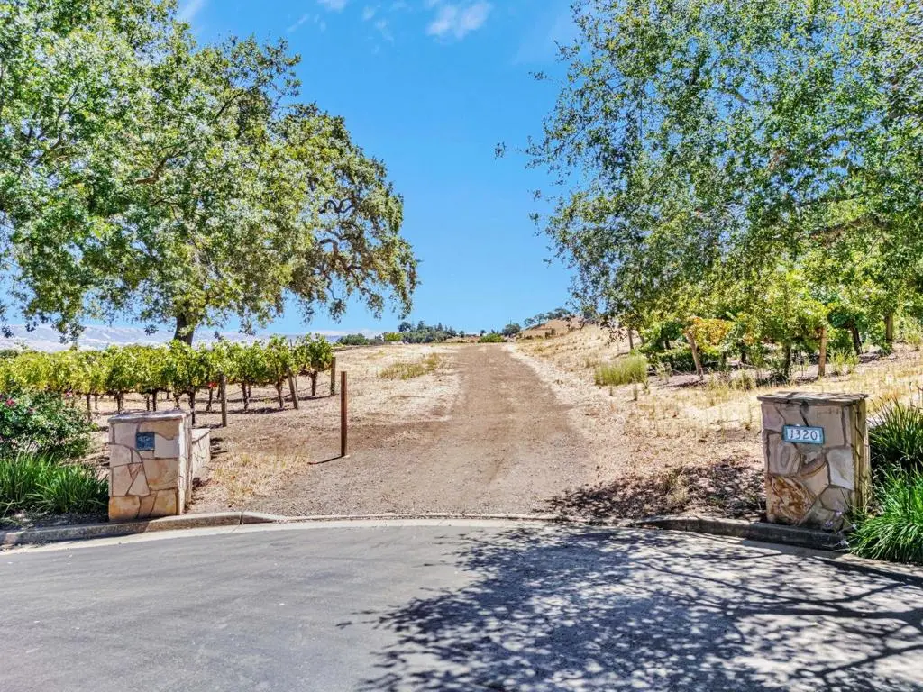 1322 Lions Peak Lane, San Martin, CA — listing photo 1