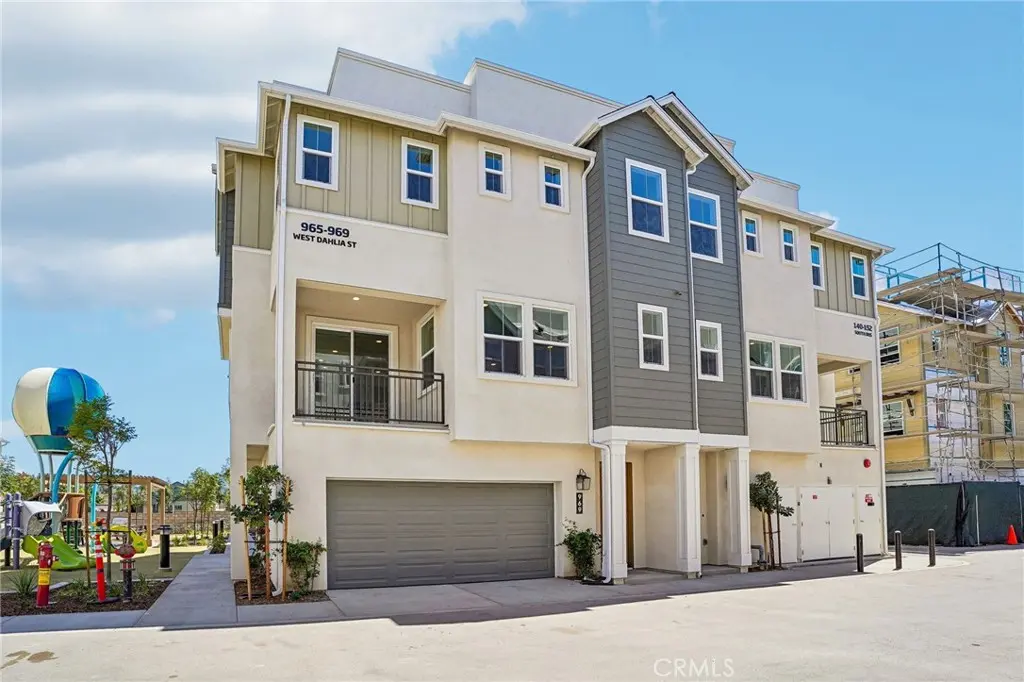 Condominium for sale at 969 W Dhalia Street, Compton, CA featuring 3 beds and 3 baths
