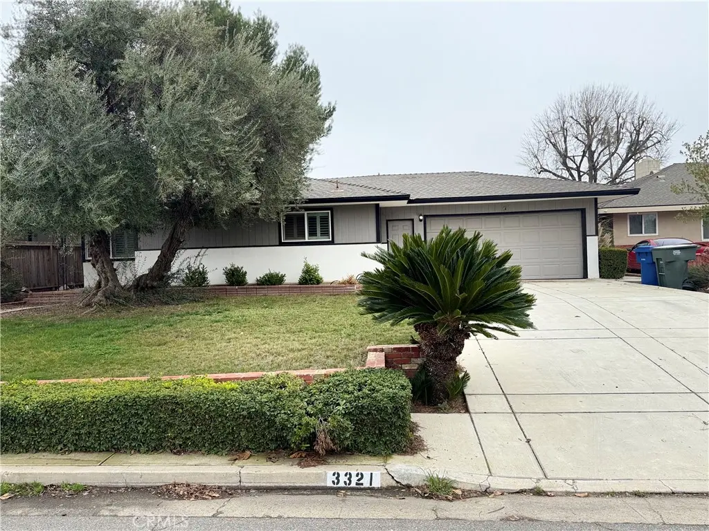3321 Jade, Bakersfield, CA — listing photo 1