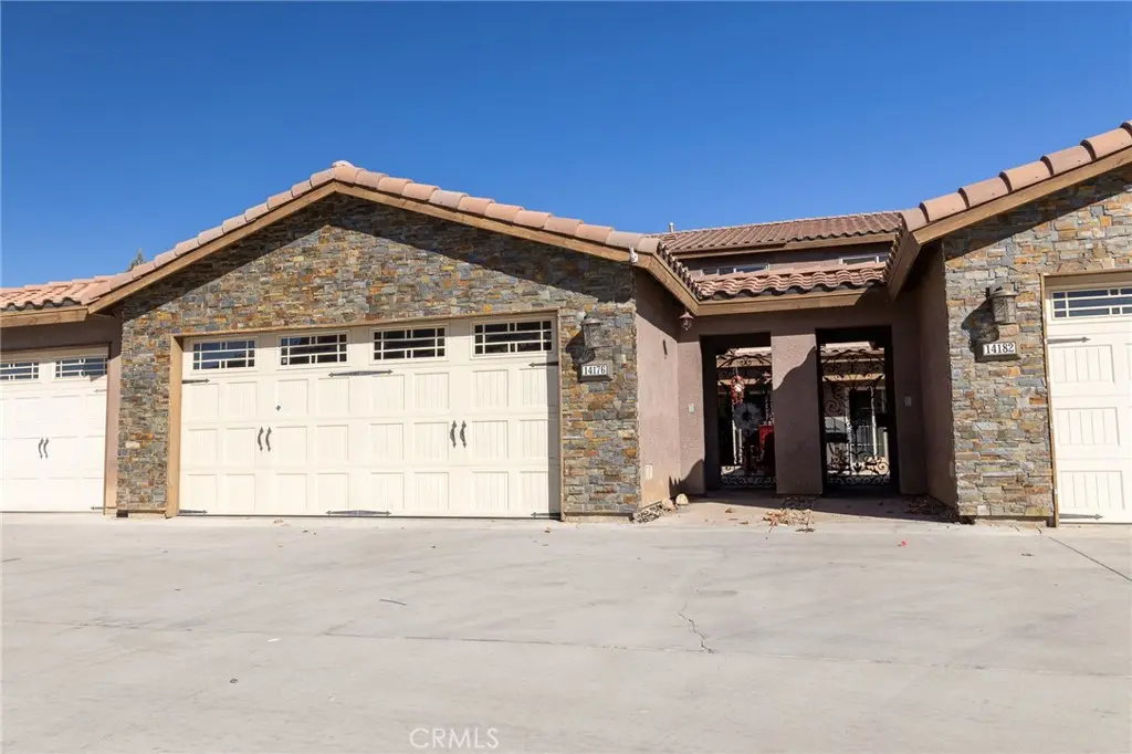 14176 Kiowa, Apple Valley, CA — listing photo 1