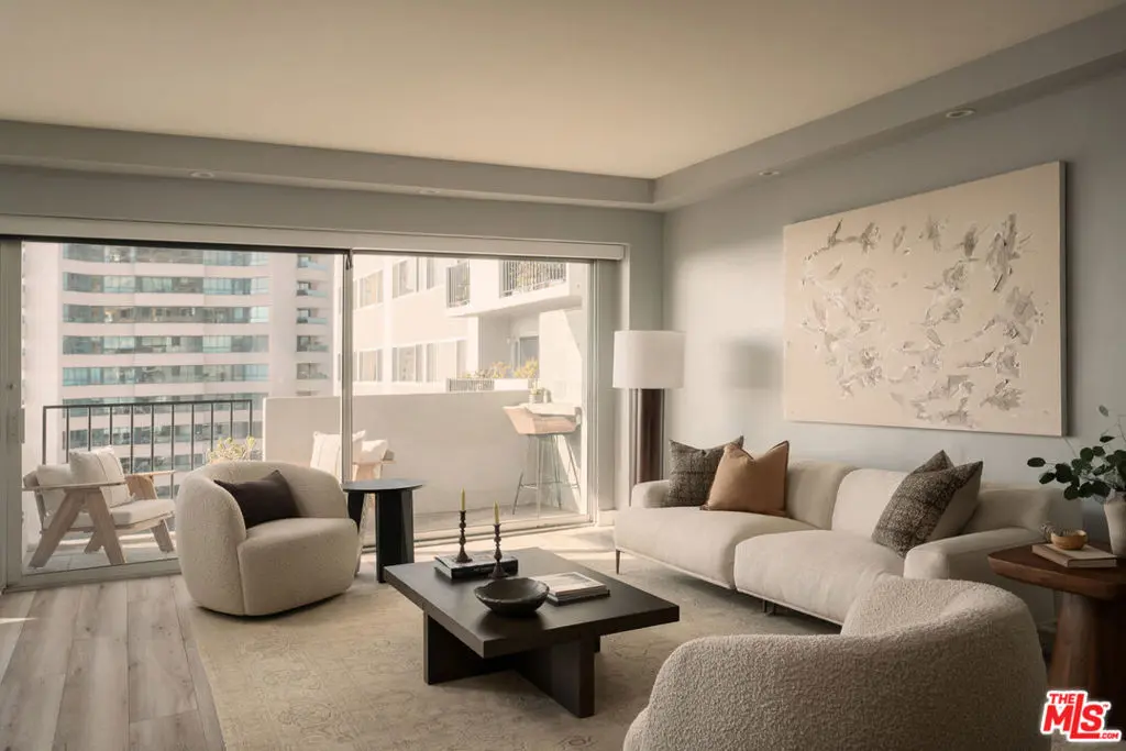 Condominium for sale at 10450 Wilshire Boulevard 12C, Los Angeles, CA featuring 1 bed and 1 bath