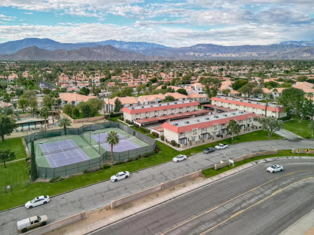 Residential Lease for rent at 40215 Harris Lane, Palm Desert, Riverside County, CA featuring 2 beds and 2 baths