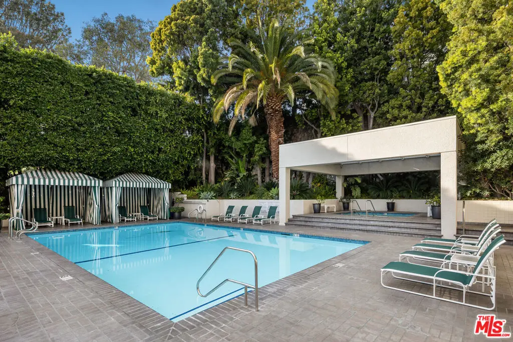 1131 Alta Loma Road 412, West Hollywood, CA — listing photo 1