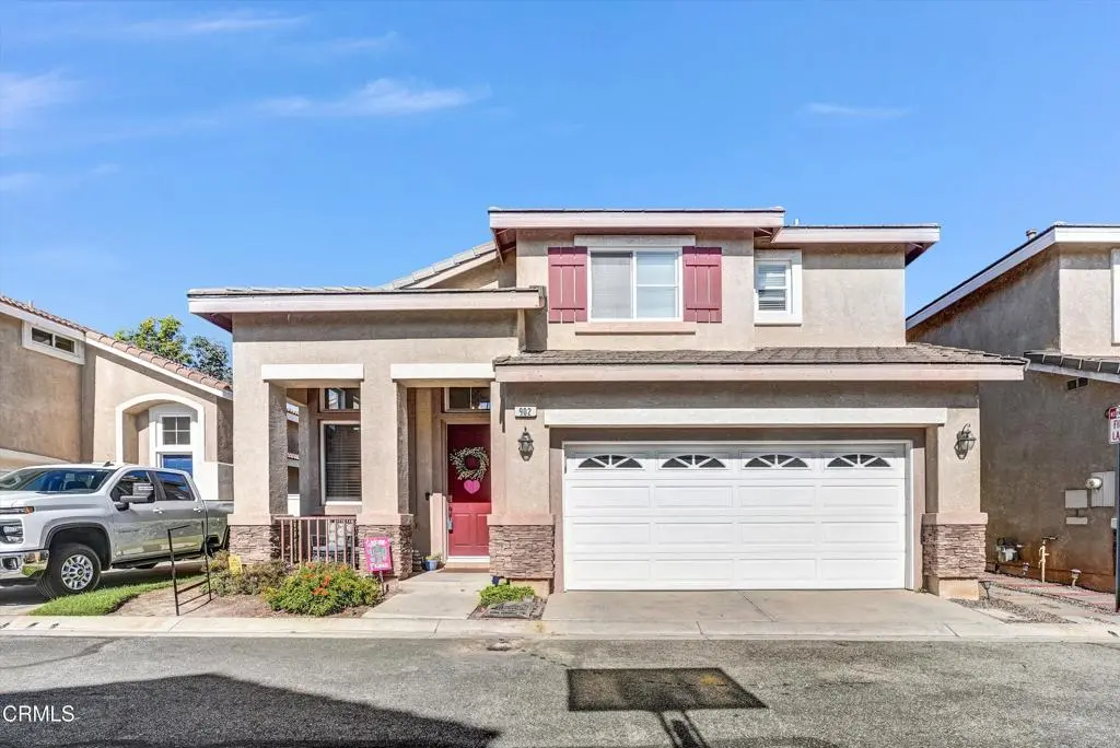 Single Family Residence for sale at 902 Paseo Brisas Lindas, Oxnard, CA featuring 3 beds and 3 baths