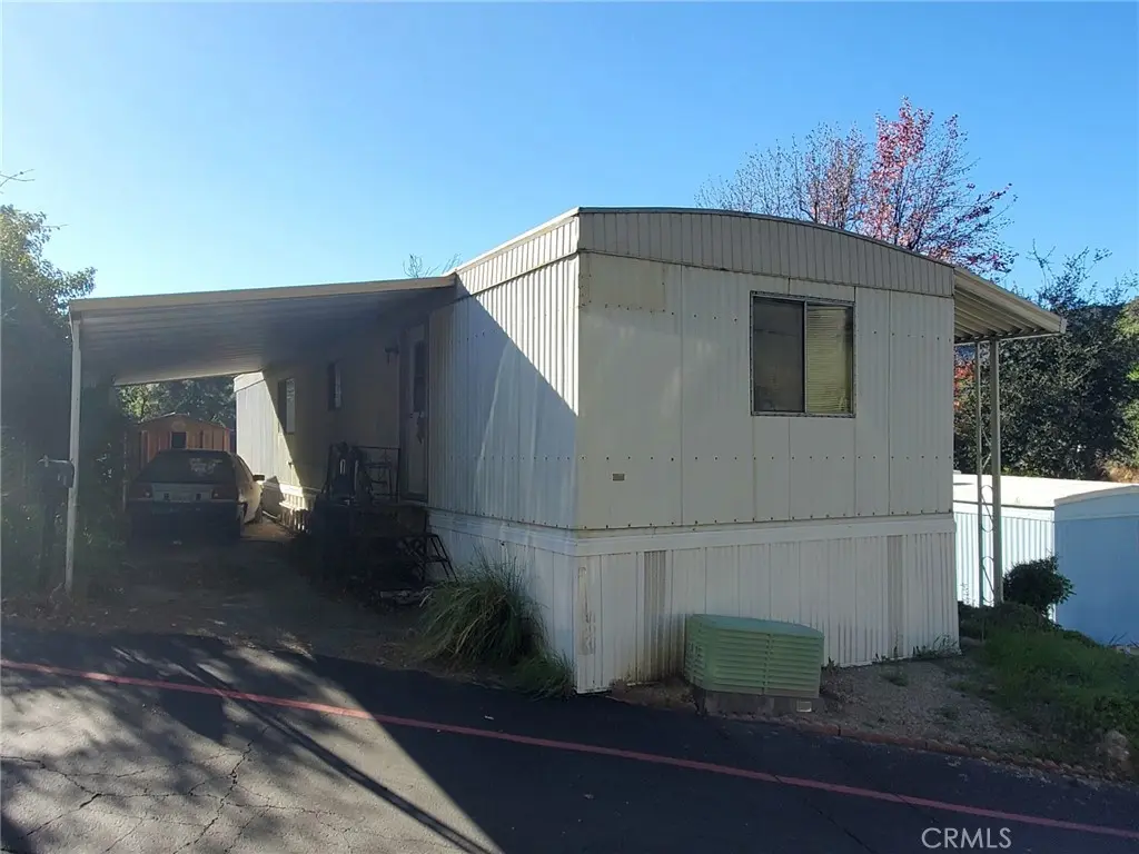 23500 The Old Road 48, Newhall, CA — listing photo 1