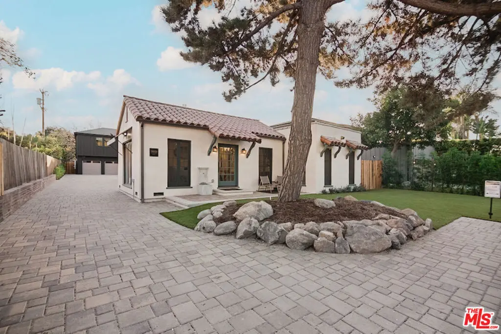 11026 Hortense Street 4, North Hollywood, CA — listing photo 1