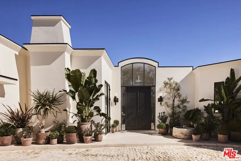 Residential Lease for rent at 9100 Cordell Drive, Los Angeles, Los Angeles County, CA featuring 4 beds and 4 baths