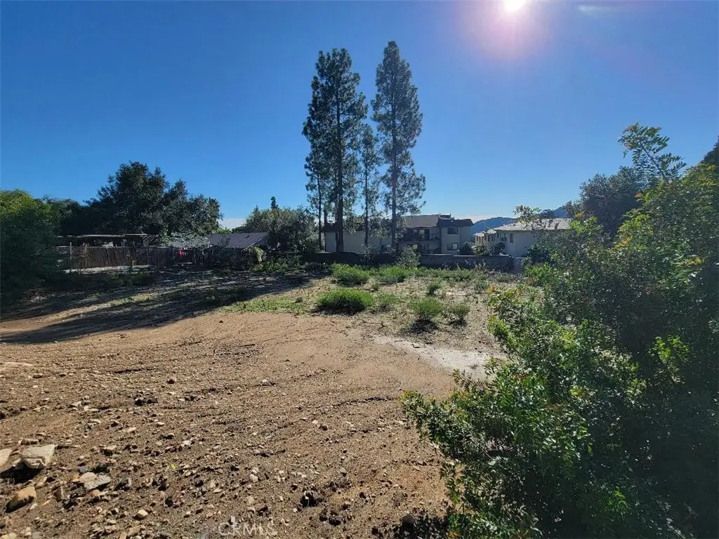 2442 Cross Street, La Crescenta, CA — listing photo 1
