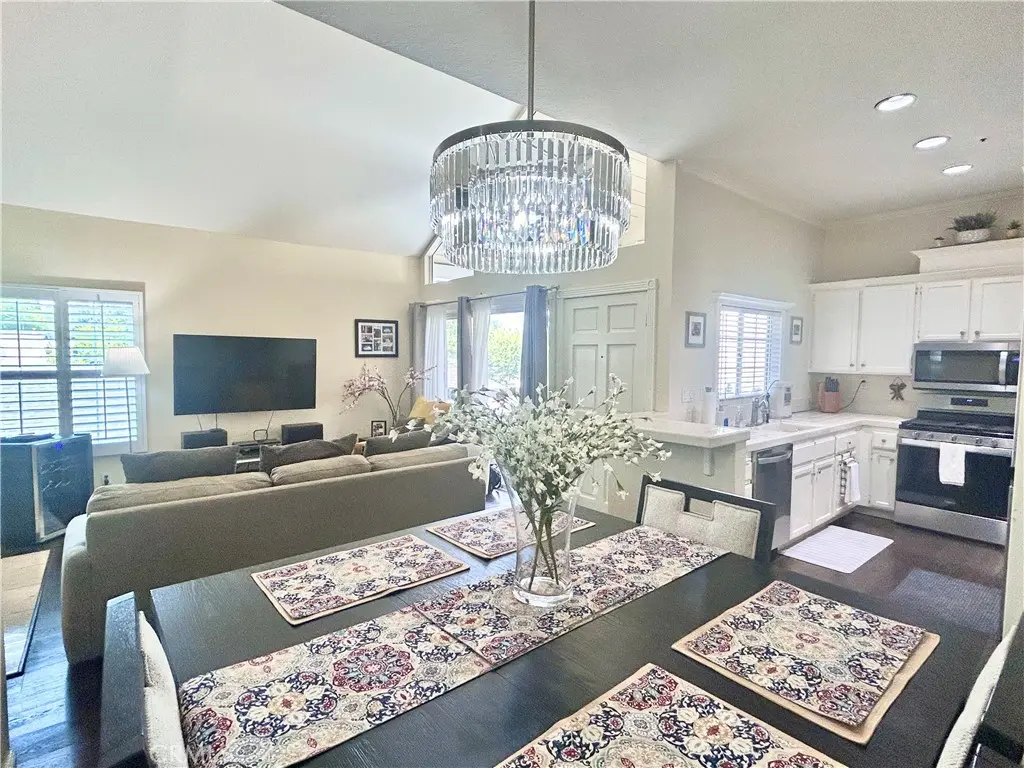 3680 S Bear Street 16 / J, Santa Ana, CA — listing photo 1