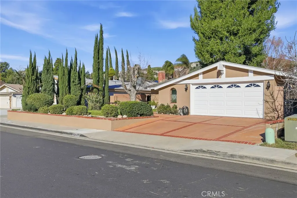 18927 Claycrest, Canyon Country, CA — listing photo 1