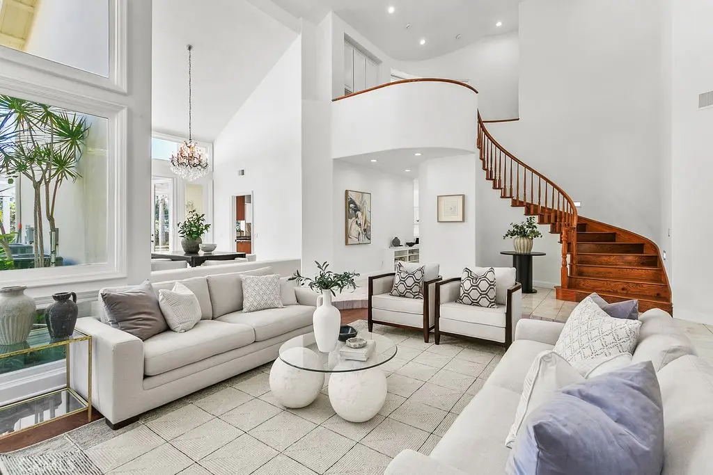 19 Harbor Pointe, Corona Del Mar, CA — listing photo 1