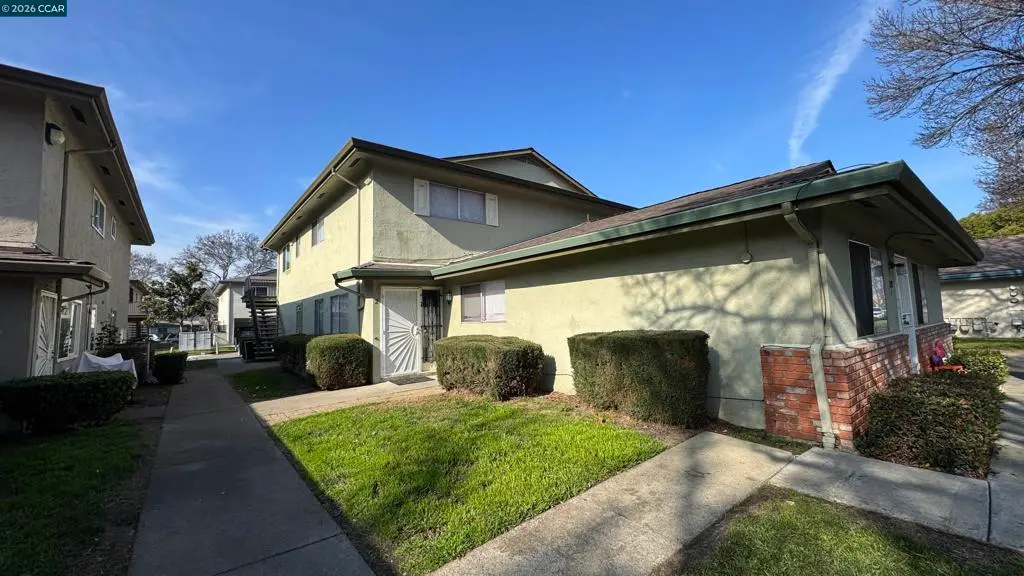 Condominium for sale at 2122 Peppertree Way 2, Antioch, CA featuring 2 beds and 1 bath