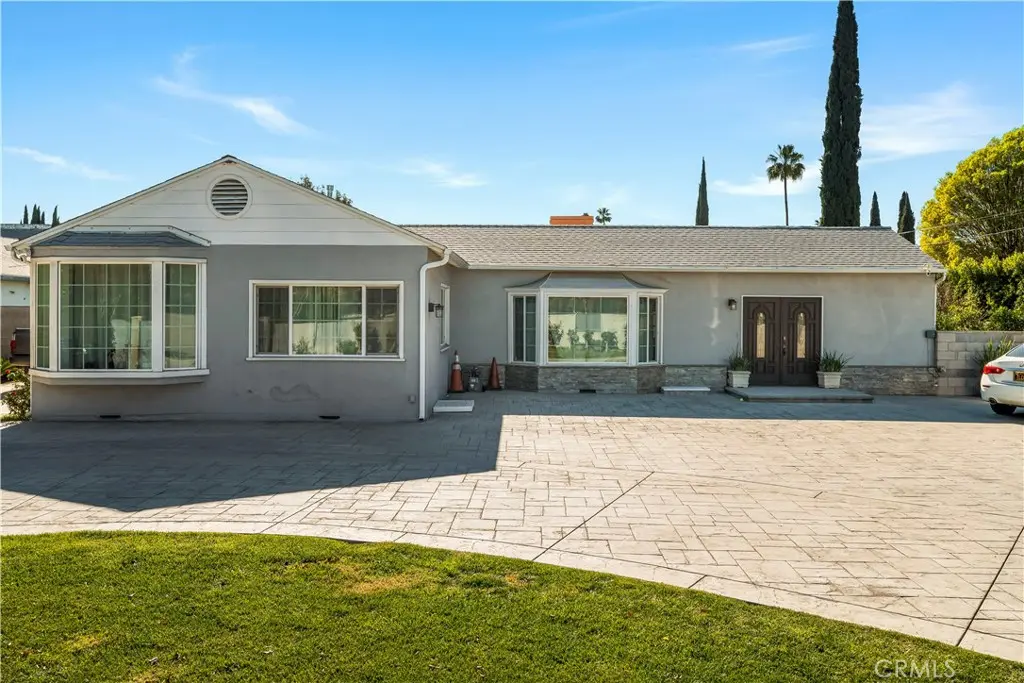 15358 Cohasset, Van Nuys, CA — listing photo 1