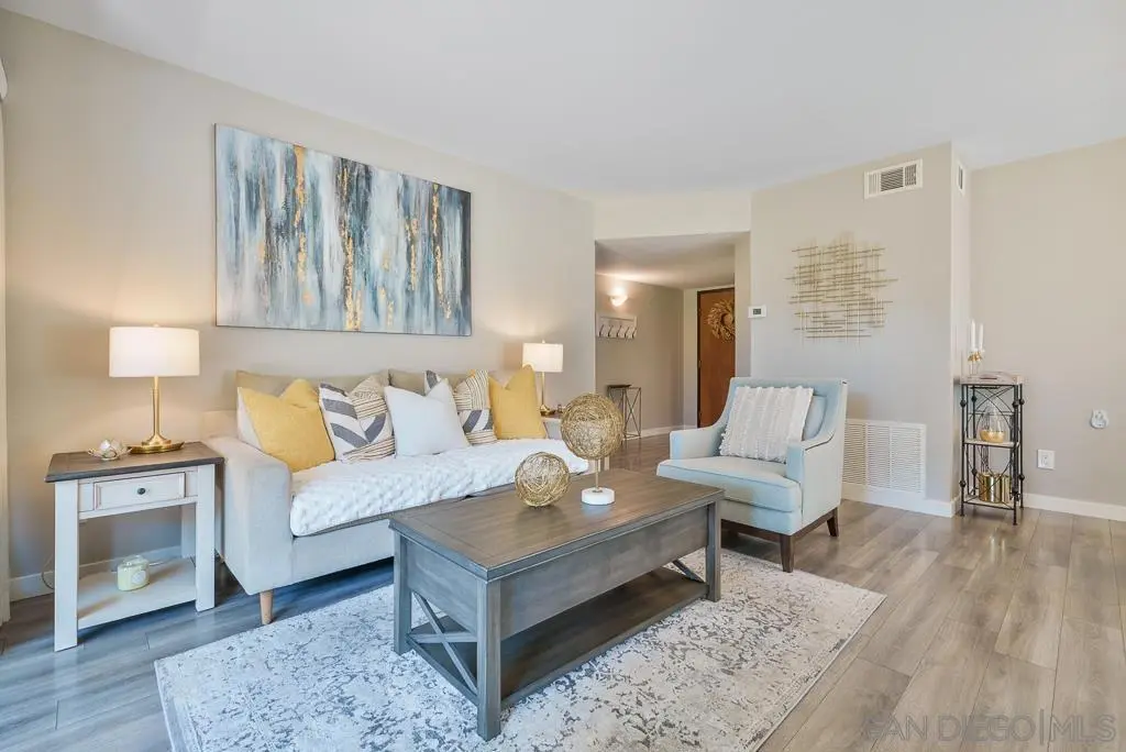 Single Family Residence for rent at 17637 Pomerado Rd 123, San Diego, CA featuring 2 beds and 2 baths