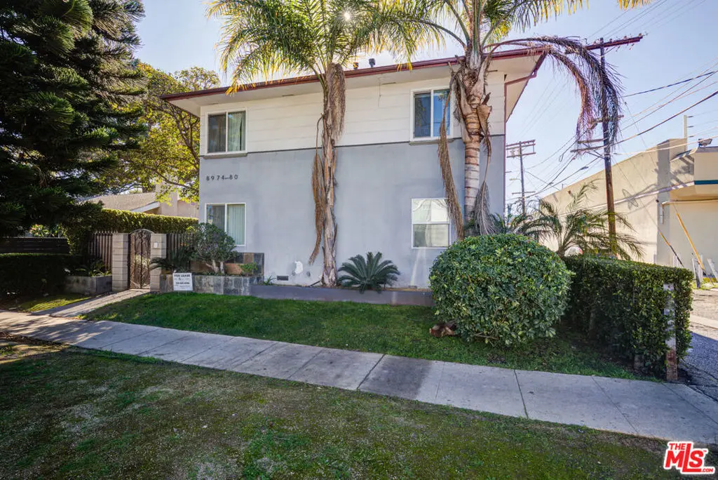Residential Lease for rent at 8976 Cadillac Avenue 1/2, Los Angeles, Los Angeles County, CA featuring 1 bed and 1 bath