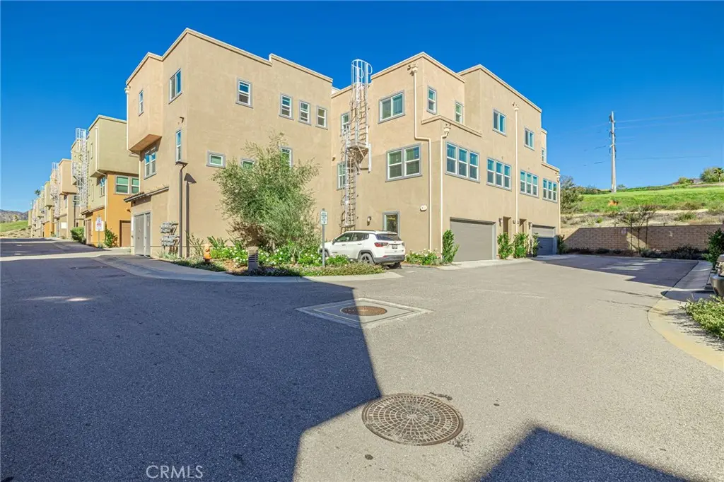 12800 N Watt Lane D, Sylmar, CA — listing photo 1