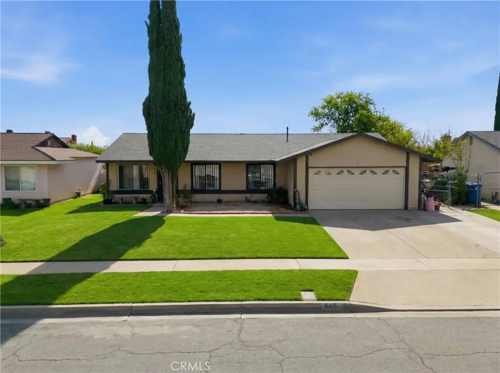 645 W Winchester, Rialto, CA — listing photo 1