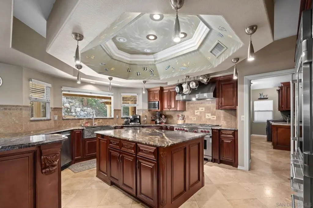 1180 Academy Ln, Vista, CA — listing photo 1