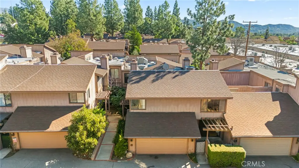 33 Northwoods Lane, La Crescenta, CA — listing photo 1