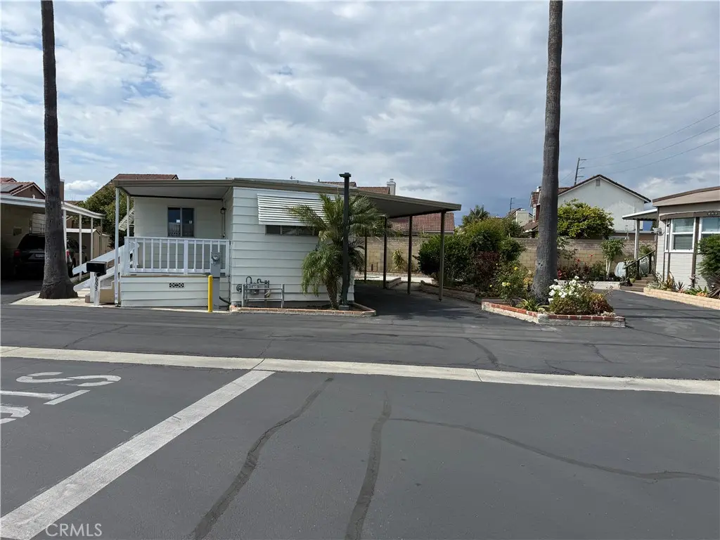 4117 McFadden 603, Santa Ana, CA — listing photo 1